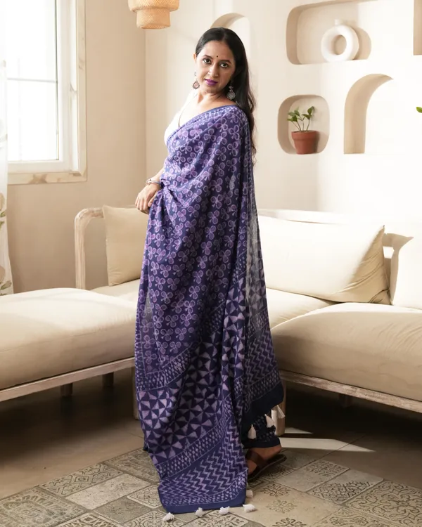 Indigo_Cotton_Dabu_Printed_Mul_Saree_For_Women